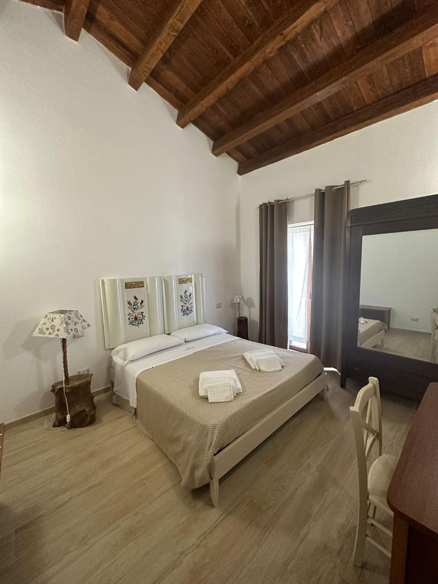 B&B Vittorio Emanuele Ciro Marina Exterior photo