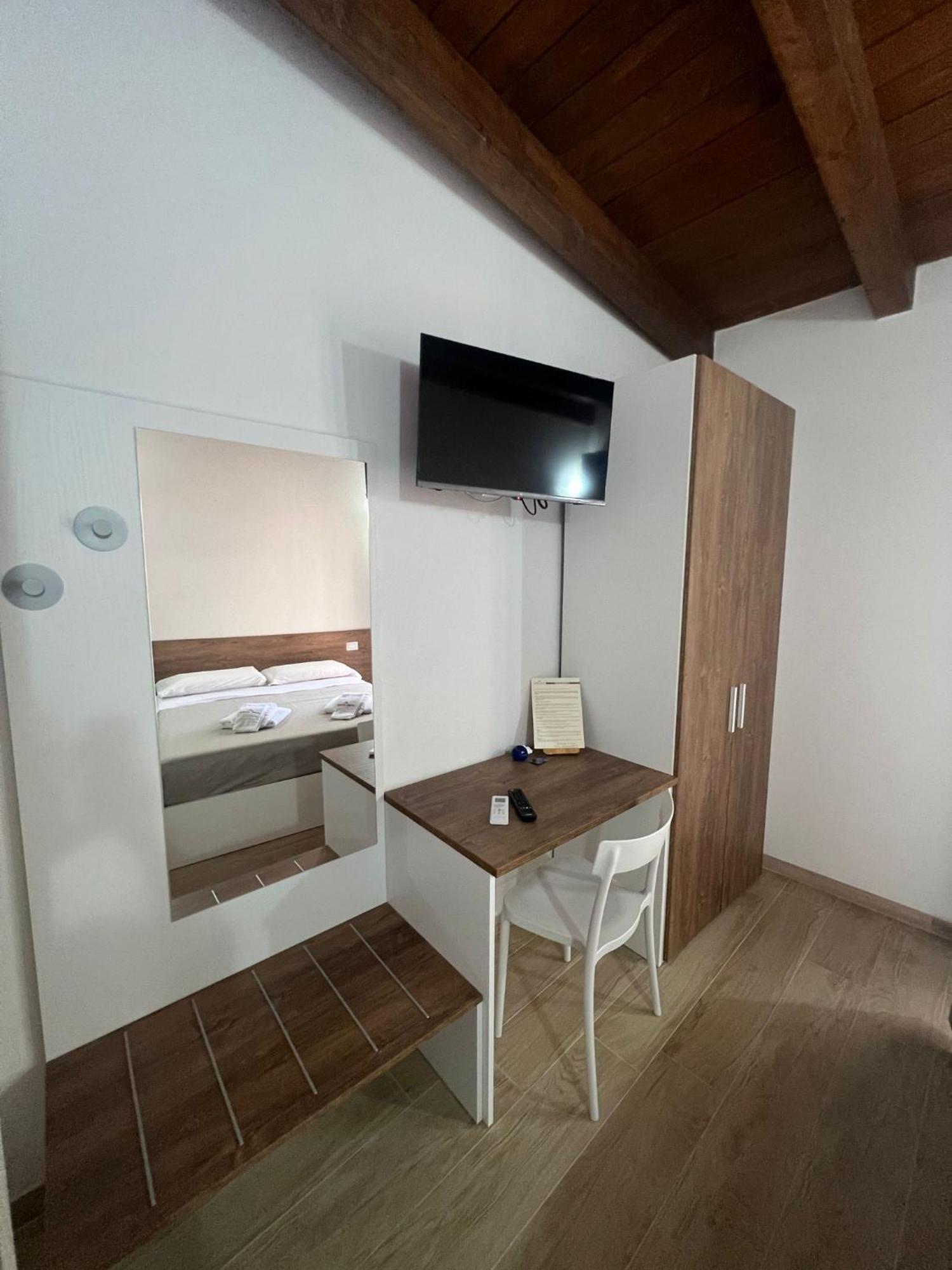 B&B Vittorio Emanuele Ciro Marina Exterior photo