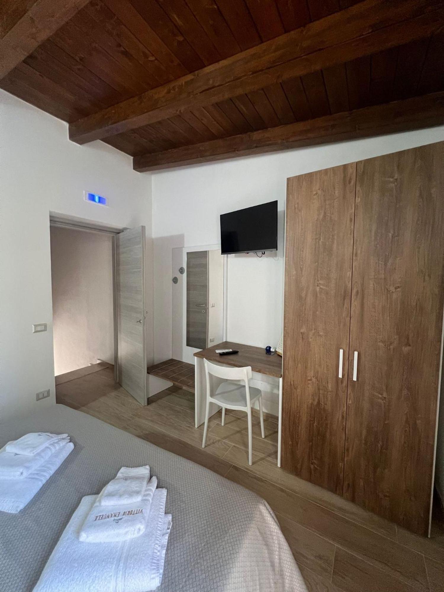 B&B Vittorio Emanuele Ciro Marina Exterior photo
