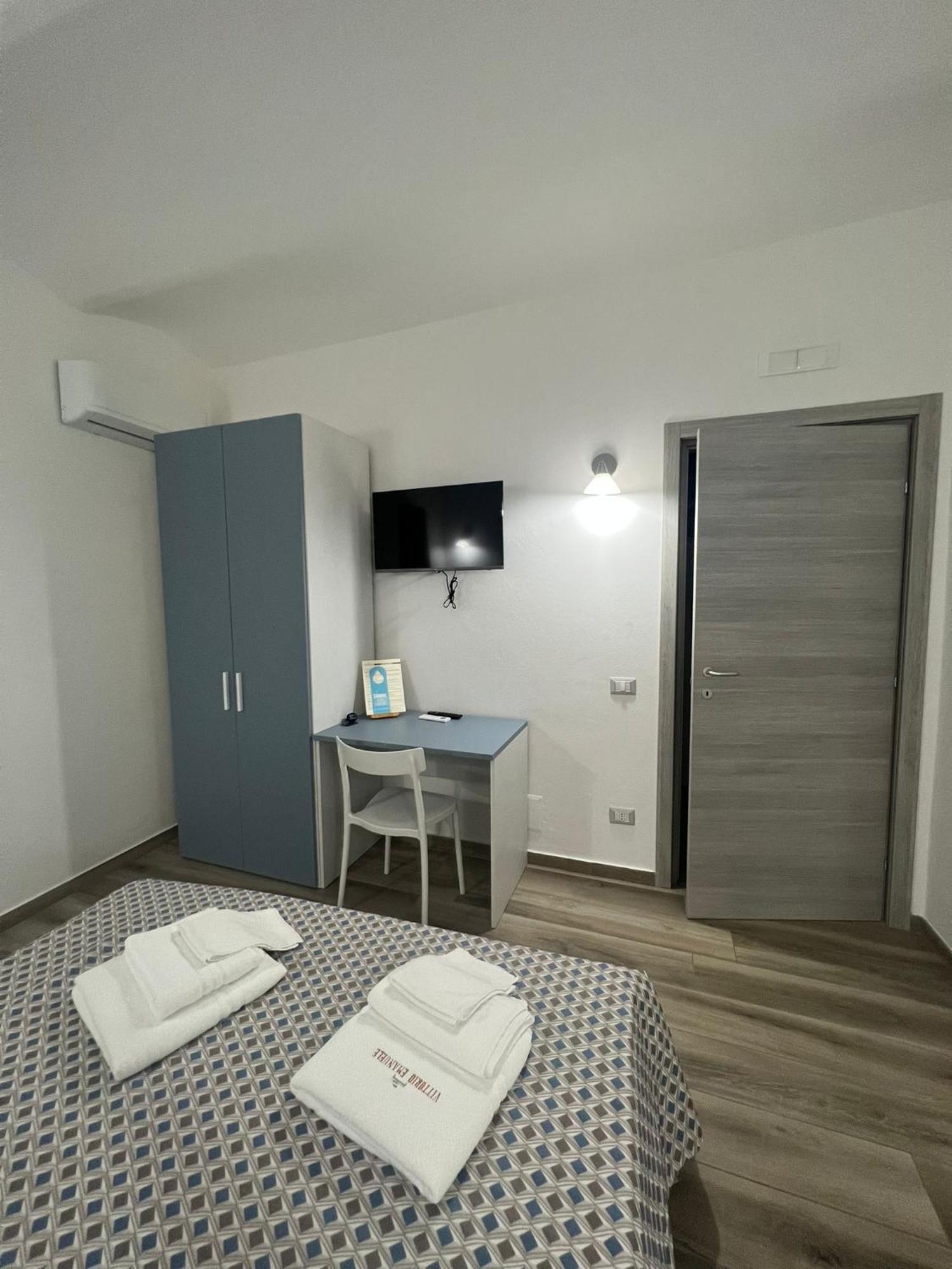 B&B Vittorio Emanuele Ciro Marina Exterior photo